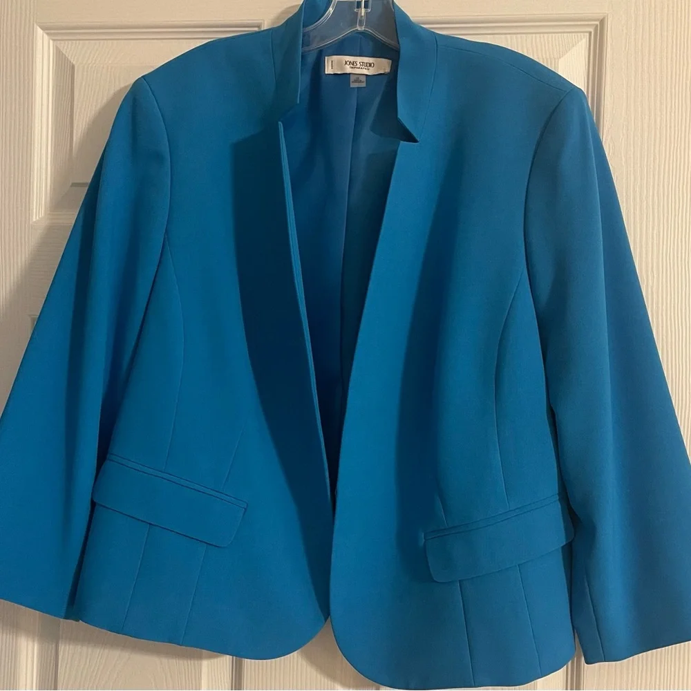 Jones Studio Blue Blazer Modern Structured Design - Picture 1 of 2